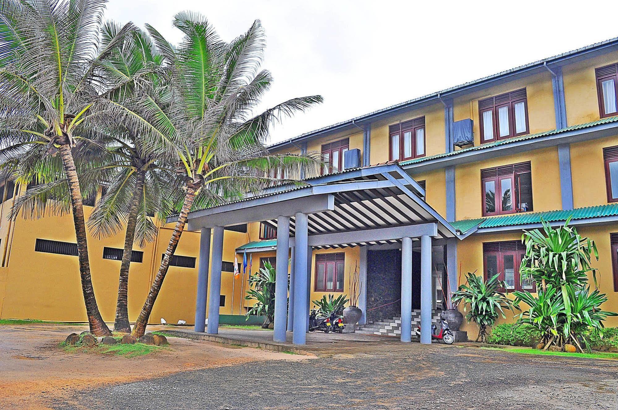 Club Koggala Village Екстериор снимка
