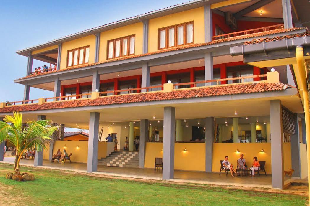 Club Koggala Village Екстериор снимка